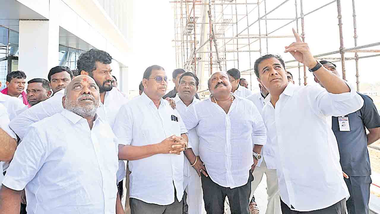 రాష్ట్రంలో 10 ఐటీ టవర్లు కేసీఆర్‌ కల.. కేటీఆర్‌