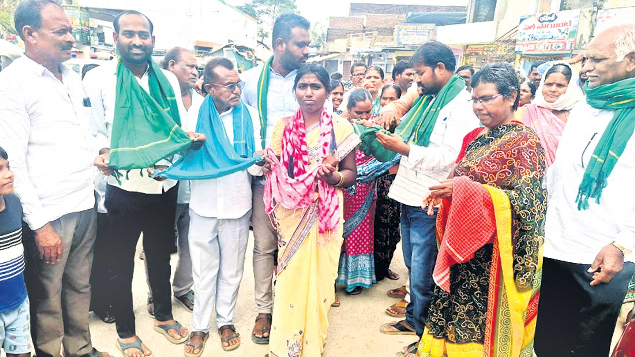 కాలువలు నిర్మించరు.. నీళ్లివ్వరు