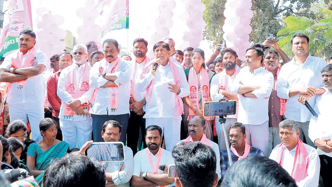 రాష్ర్టానికి శనిలా రేవంత్‌