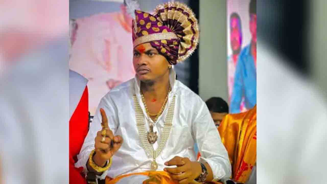 self-styled godman kisses Girl | దేవుడిగా చెప్పుకునే వ్యక్తి బాలిక పట్ల అనుచిత ప్రవర్తన.. కేసు నమోదు