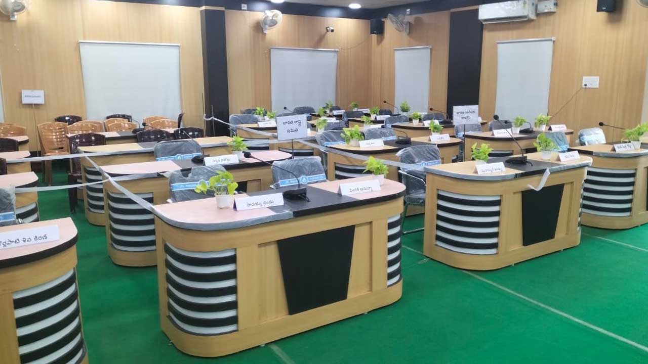 కొలువుదీరిన పుర పాలకులు