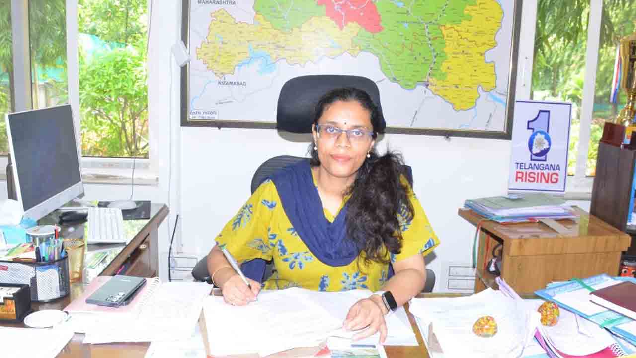 పాలమూరు కలెక్టర్‌గా కుష్బూ గుప్తా