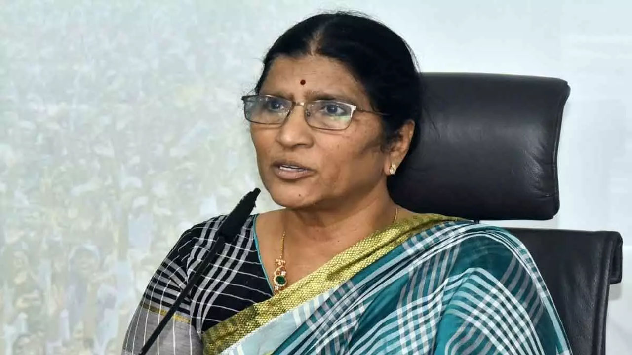 Lakshmi Parvathi | చంద్రబాబు సంపాదన ఆరు లక్షల కోట్లు : లక్ష్మిపార్వతి సంచలన ఆరోపణలు