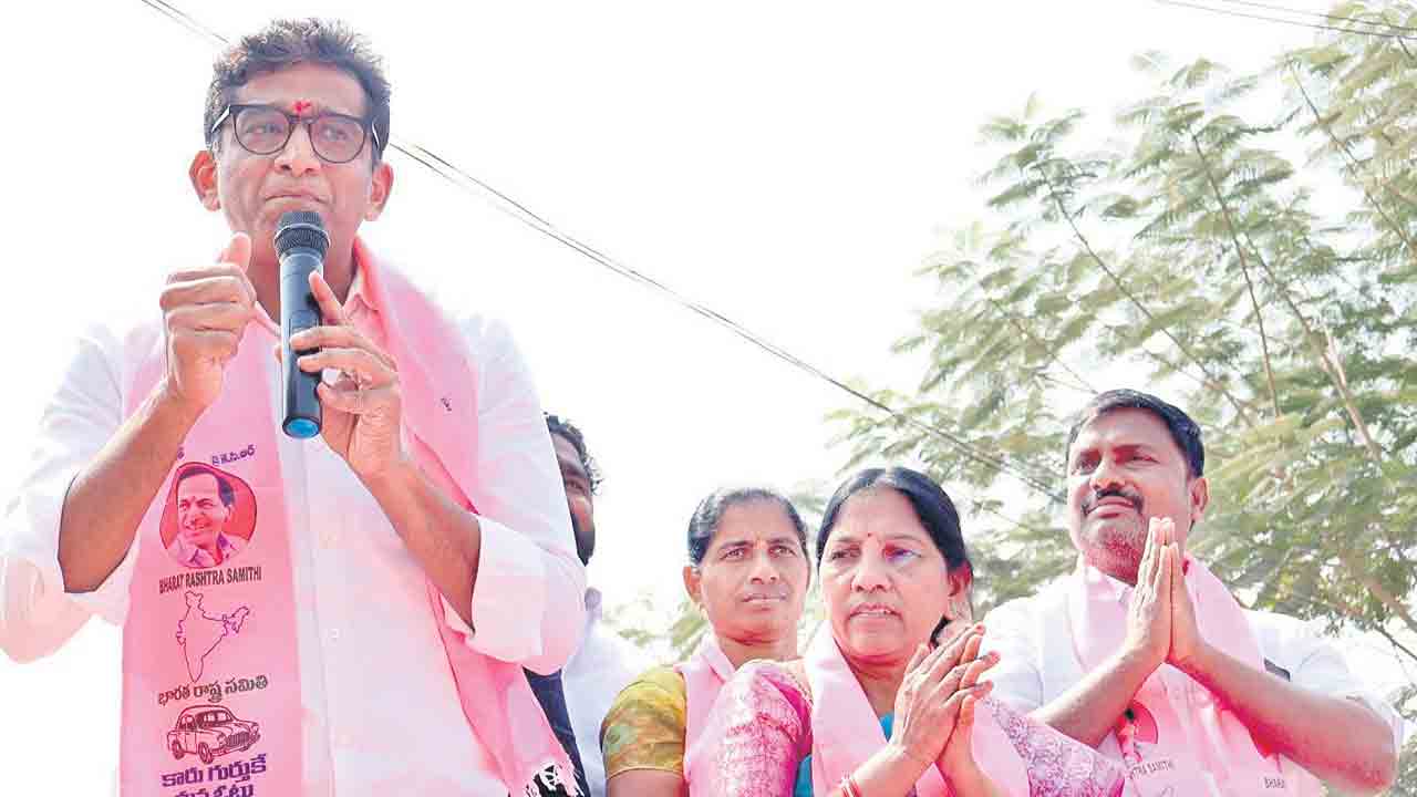 హామీలపై నిలదీయండి.. కోరుట్ల ఎమ్మెల్యే డాక్టర్‌ సంజయ్‌ కల్వకుంట్ల