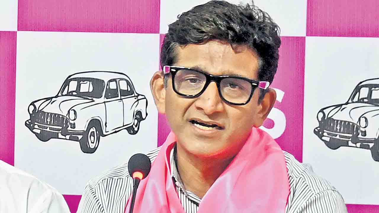 బీఆర్‌ఎస్‌ అభ్యర్థులకు బెదిరింపులు!.. కాంగ్రెస్‌ పార్టీలో చేరాలని ఒత్తిడి