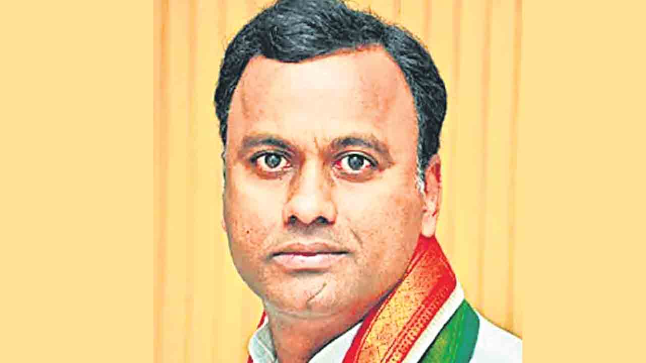 మంత్రి పదవి ఇవ్వకుంటే ముఖ్యమంత్రినవుతా!.. ఎమ్మెల్యే కోమటిరెడ్డి రాజగోపాల్‌రెడ్డి