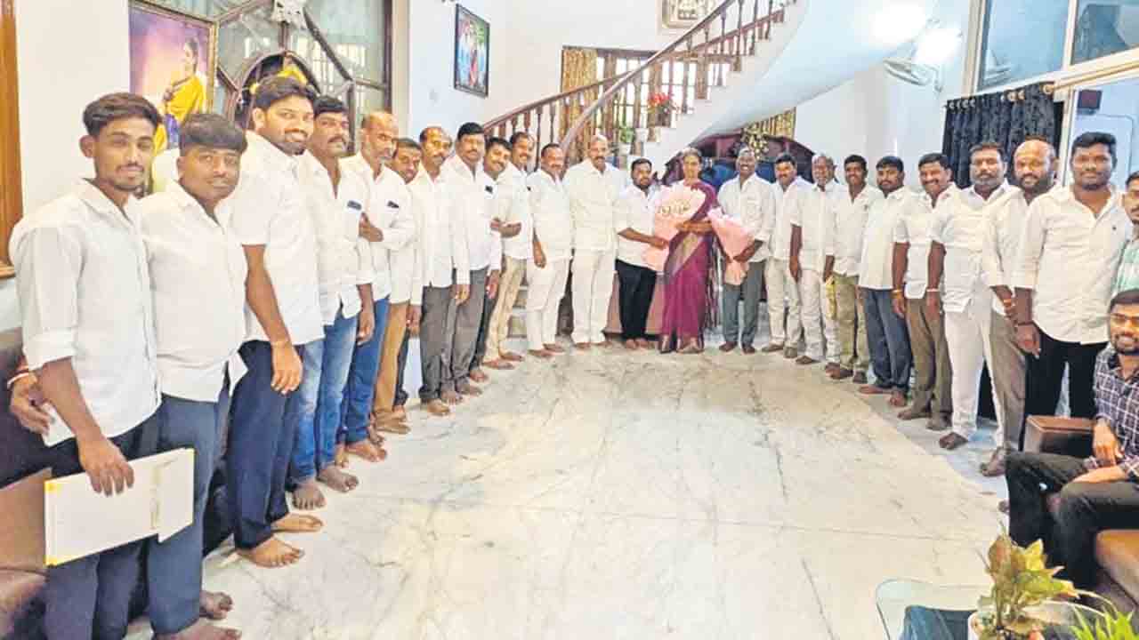 అభివృద్ధిపై దృష్టి సారించాలని