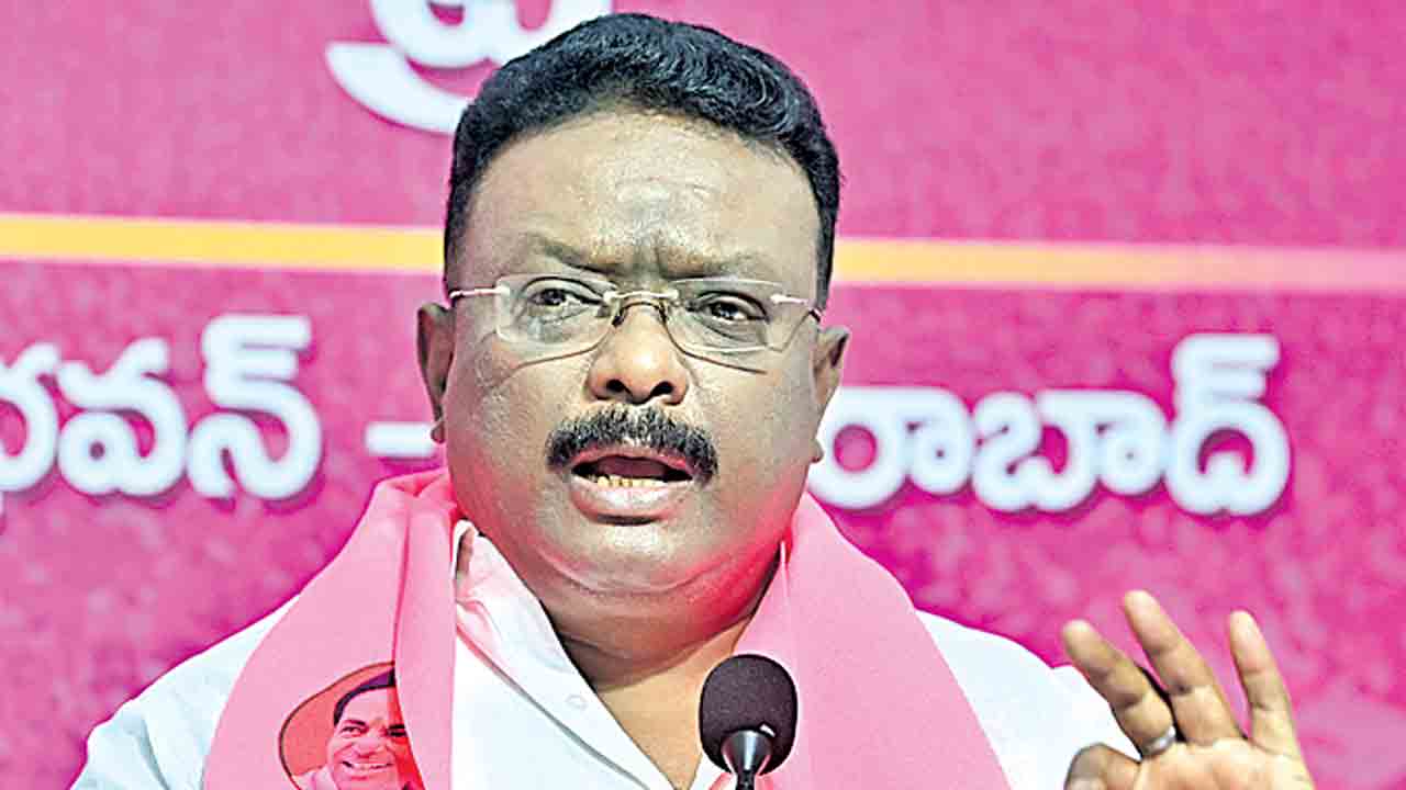 యాదృచ్ఛికమా.. పక్కా స్కెచ్చా?