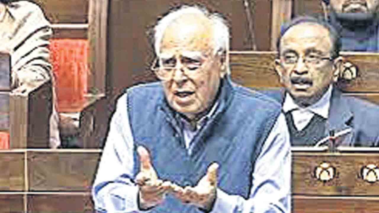 ప్రతి నిర్ణయంలో ఒంటెద్దు పోకడలు