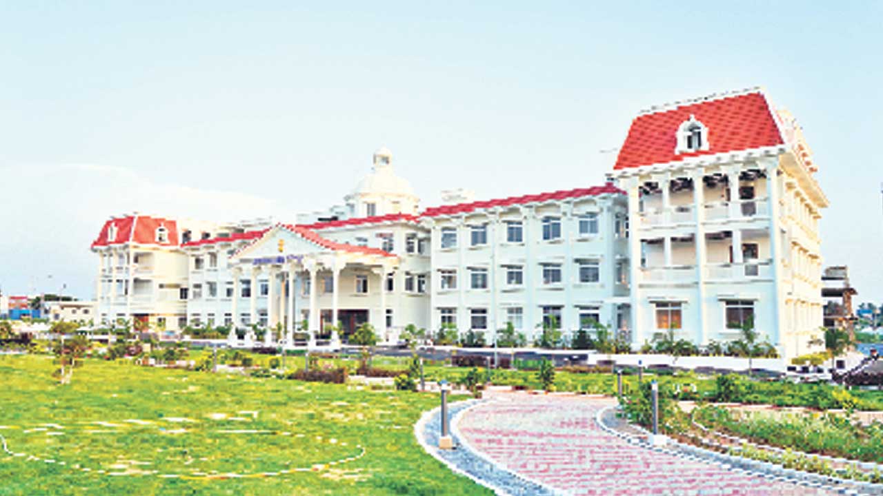 కందనూలు ప్రగతిలో.. మర్రి మార్క్‌