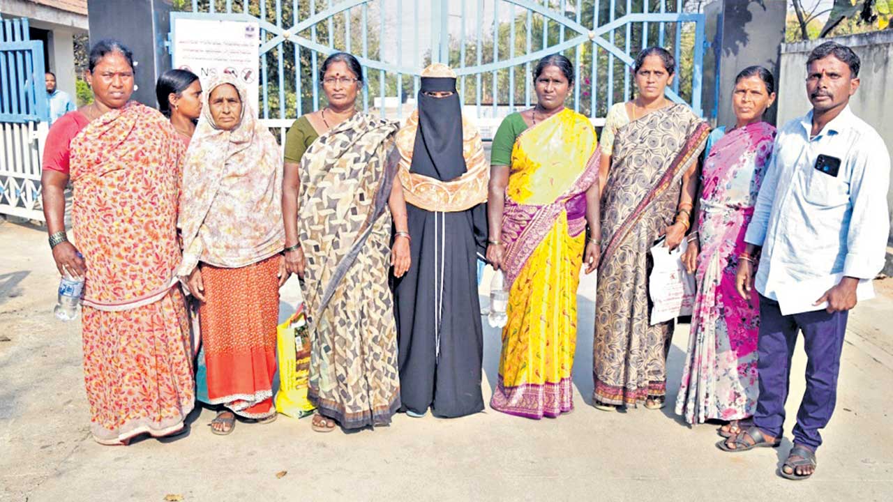 పెట్రేగుతున్న కాంగ్రెస్‌