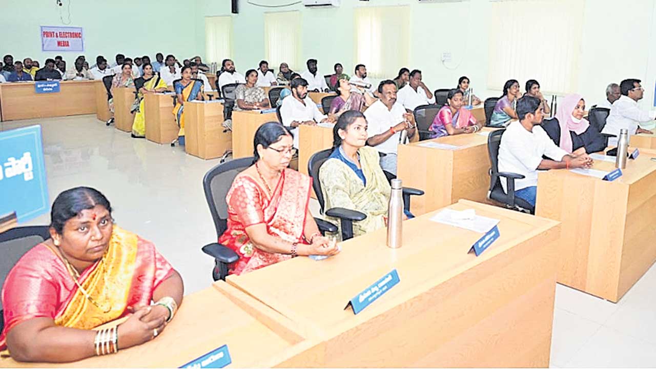 కుమ్మక్కు రాజకీయం..!