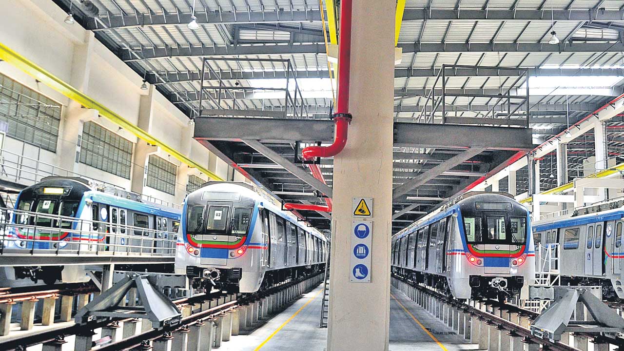 నీరుగారిన మెట్రో లక్ష్యం