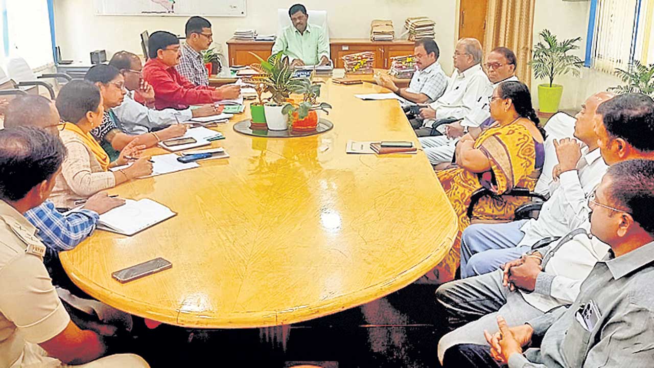 యాసంగి ధాన్యం సేకరణకు ఏర్పాట్లు చేయాలి