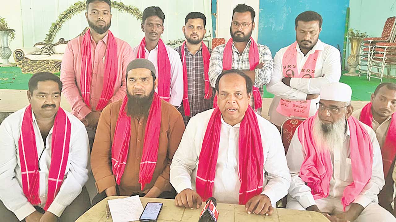 మైనార్టీలకు రిక్త హస్తం..!