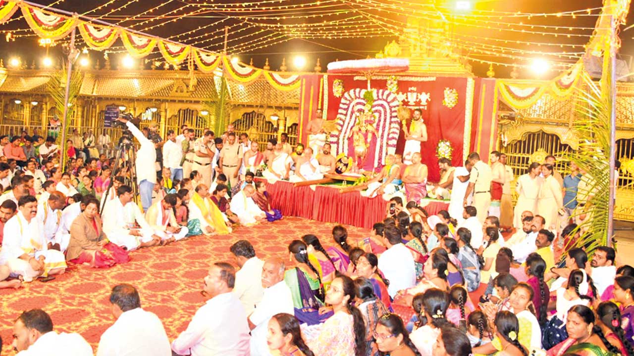 జగన్మోహినిగా నారసింహుడు