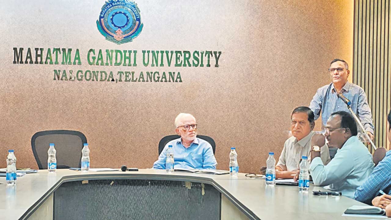 బాలల హక్కుల పరిరక్షణ బాధ్యత అందరిదీ