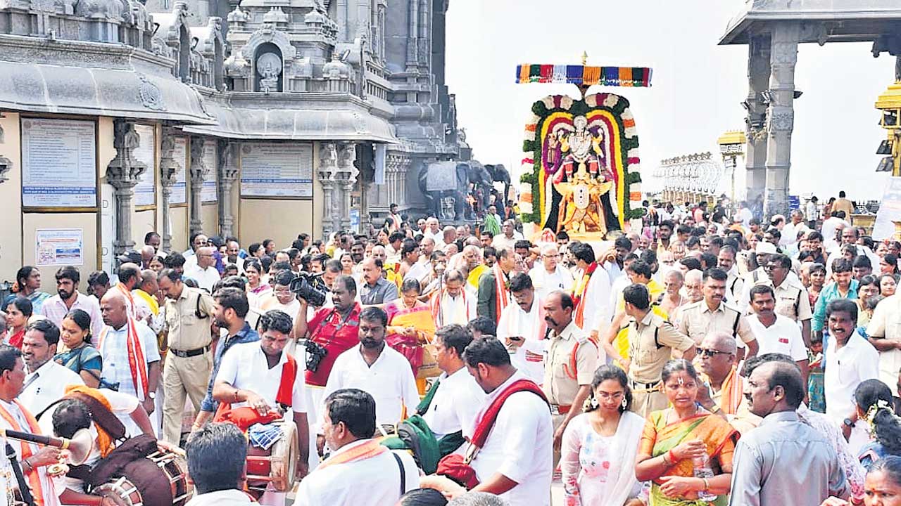 నేత్ర పర్వంగా దివ్యవిమాన రథోత్సవం