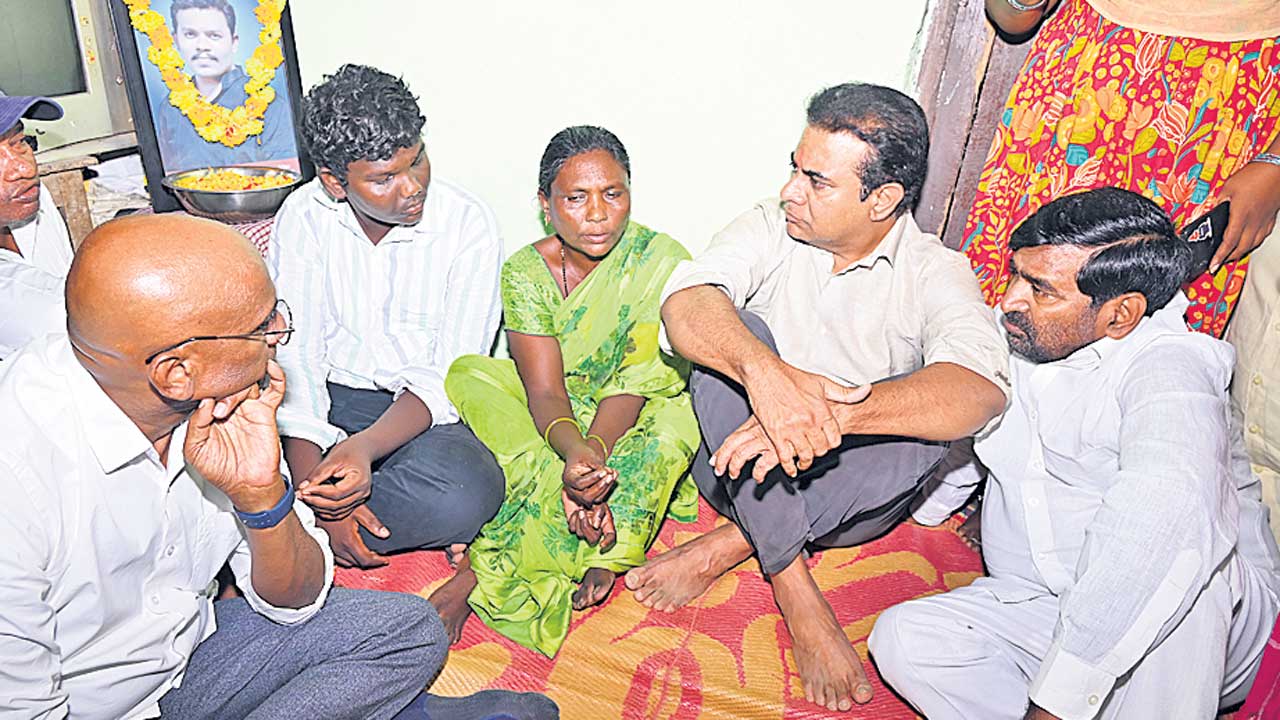 రాజకీయ వత్తిళ్ల వల్లే కర్ల రాజేశ్‌ హత్య