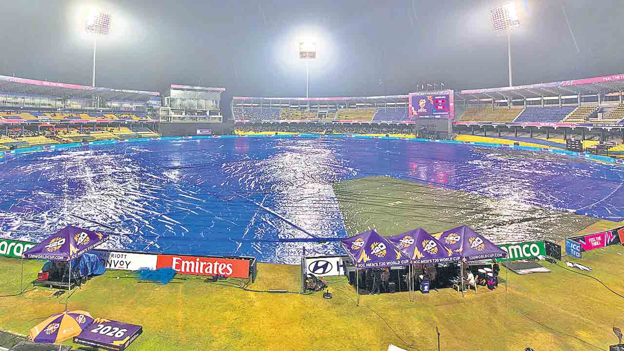 కివీస్‌, పాక్‌ పోరు వర్షార్పణం