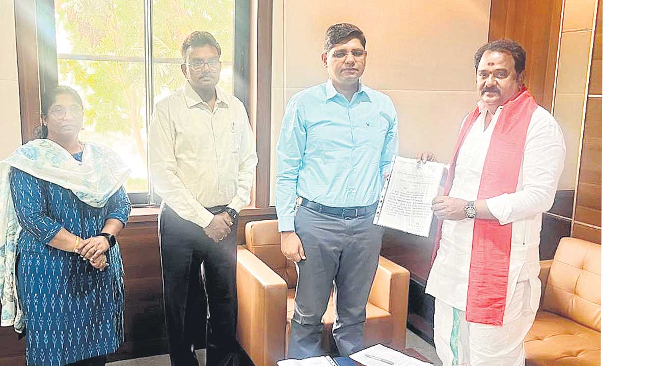 రాజకీయ లబ్ధి కోసమే.. కళాశాల ఆస్తుల వివాదం