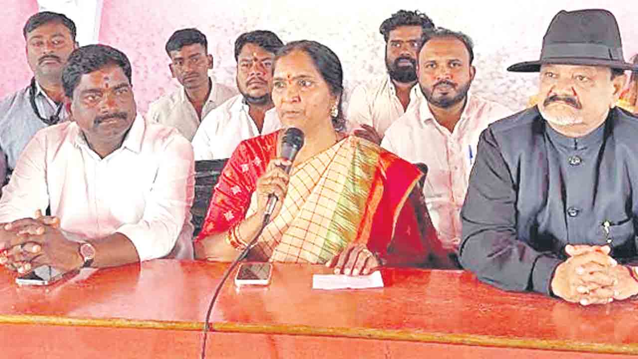 సిట్‌ నోటీసుల పేరిట డైవర్షన్‌ పాలిటిక్స్‌