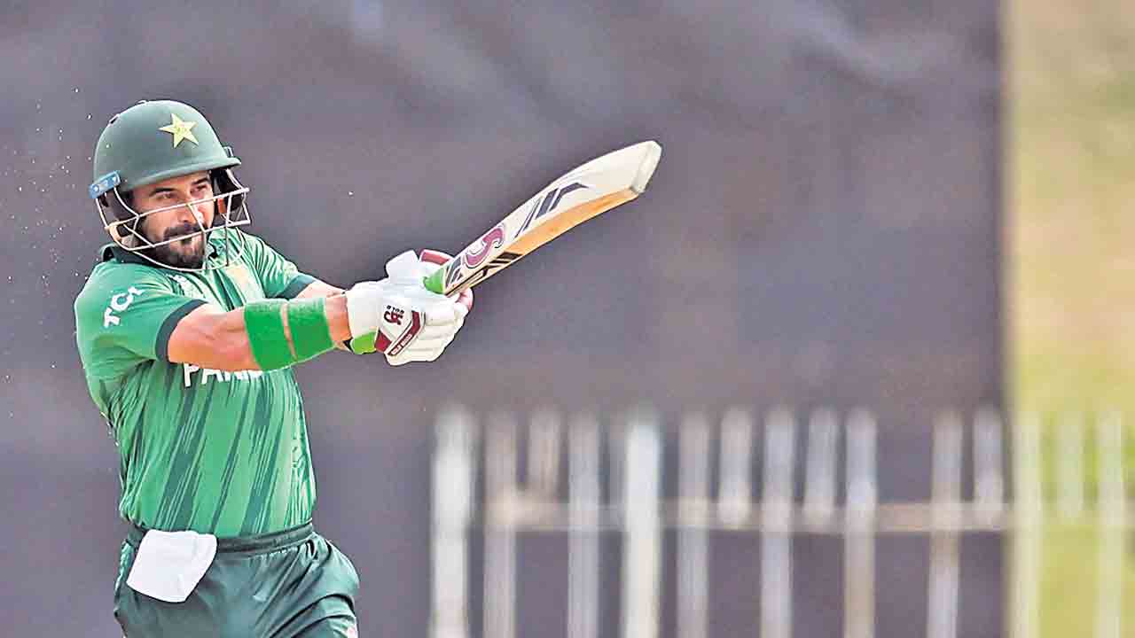 ఫర్హాన్‌ సూపర్‌ సెంచరీ