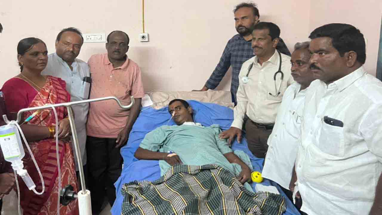 Pavan Sai Hosipitals | కోమాలో ఉన్న పేషెంట్‌కు ఉచిత వైద్యం.. డాక్టర్‌ ఆలేటి శ్రీనివాస్‌గౌడ్‌ ఔదార్యం