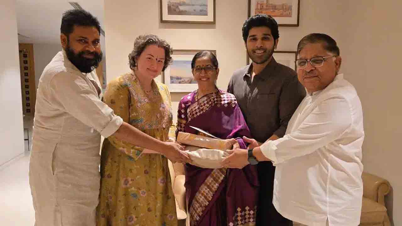 Pawan Kalyan | పవన్‌ కల్యాణ్‌ దంపతులకు అల్లు అరవింద్‌ ఫ్యామిలీ ఆహ్వానం