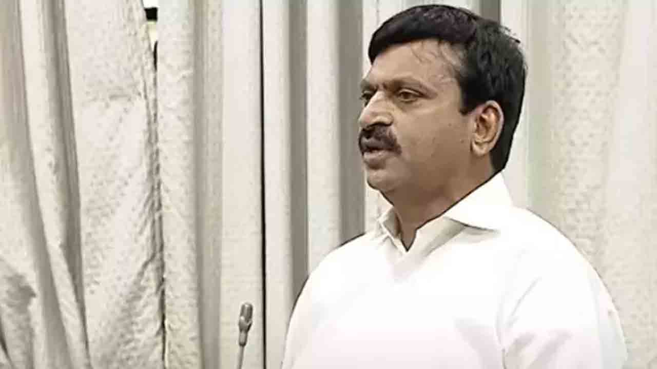 నా ఫోన్‌ ట్యాప్‌ చేస్తున్నరు.. బీఆర్‌ఎస్‌ పనేనని పొంగులేటి ఆరోపణ