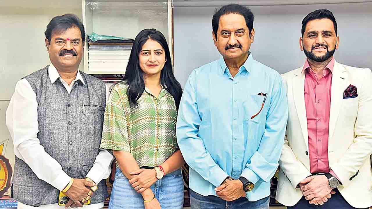 రియల్‌ ప్లేయర్స్‌తో మహిళా కబడ్డీ