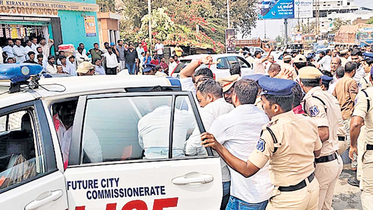 ఎగిసిన ఆగ్రహజ్వాల
