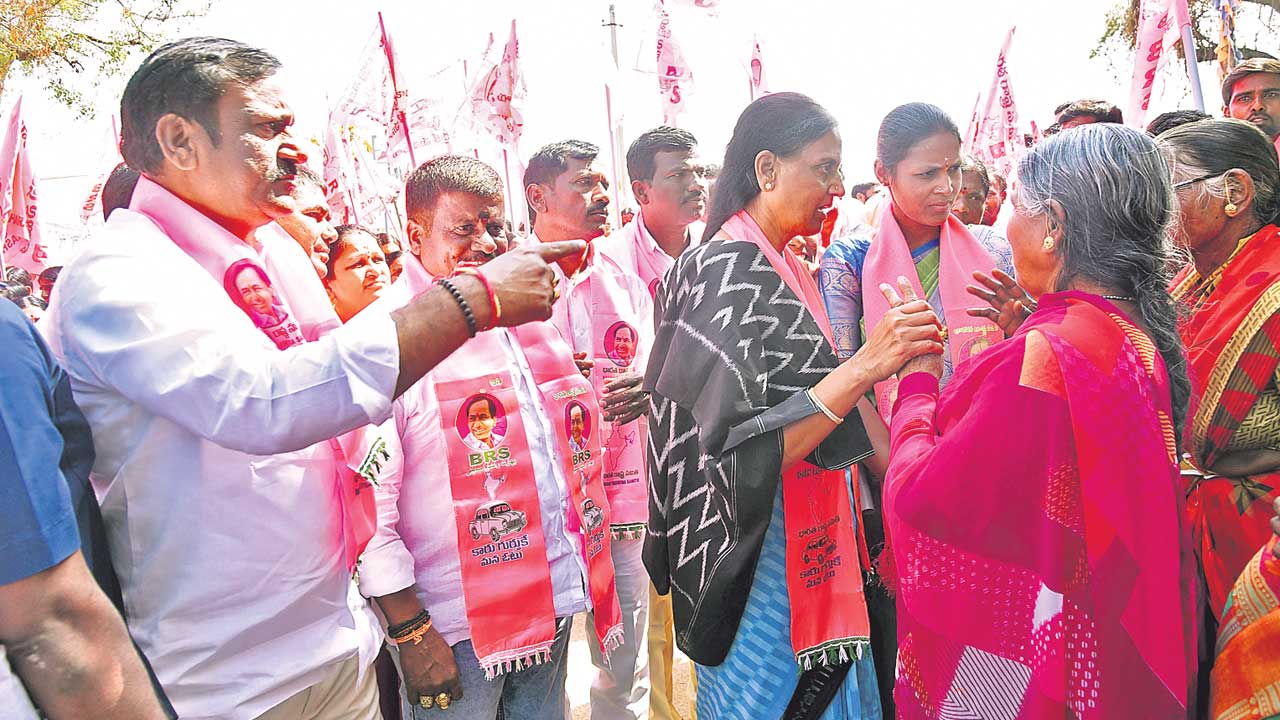 కాంగ్రెస్‌ హామీల డ్రామాలకు ఓటుతో బుద్ధి చెప్పండి