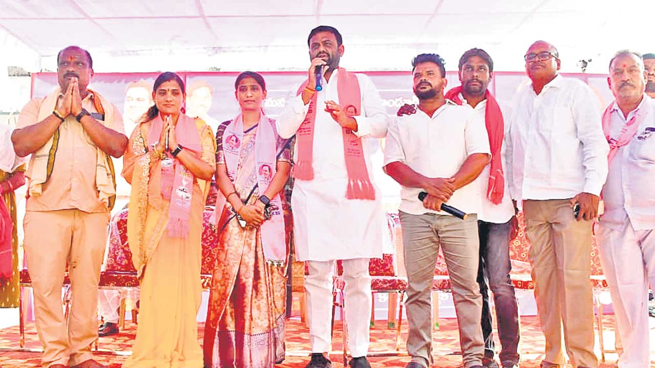 కారు.. టాప్‌ గేర్‌