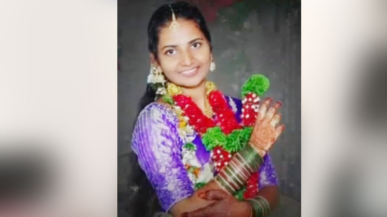 Suicide | కడుపునొప్పి భరించలేక పురుగుల మందు తాగి వివాహిత ఆత్మహత్య