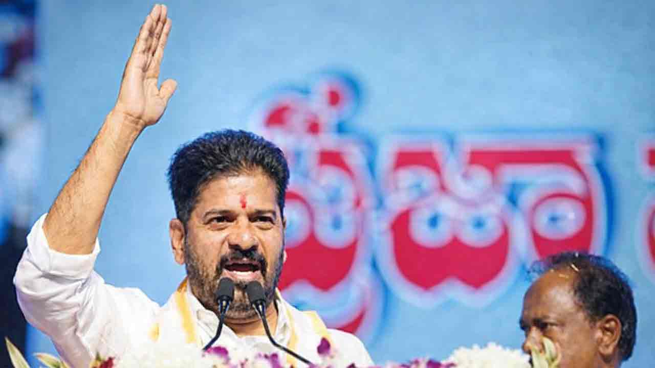 Revanth Reddy | కొత్త జిల్లాలపై సీఎం రేవంత్ రెడ్డి కీలక ప్రకటన.. అర్థంకాక అయోమయంలో పడ్డ కాంగ్రెస్ నేతలు