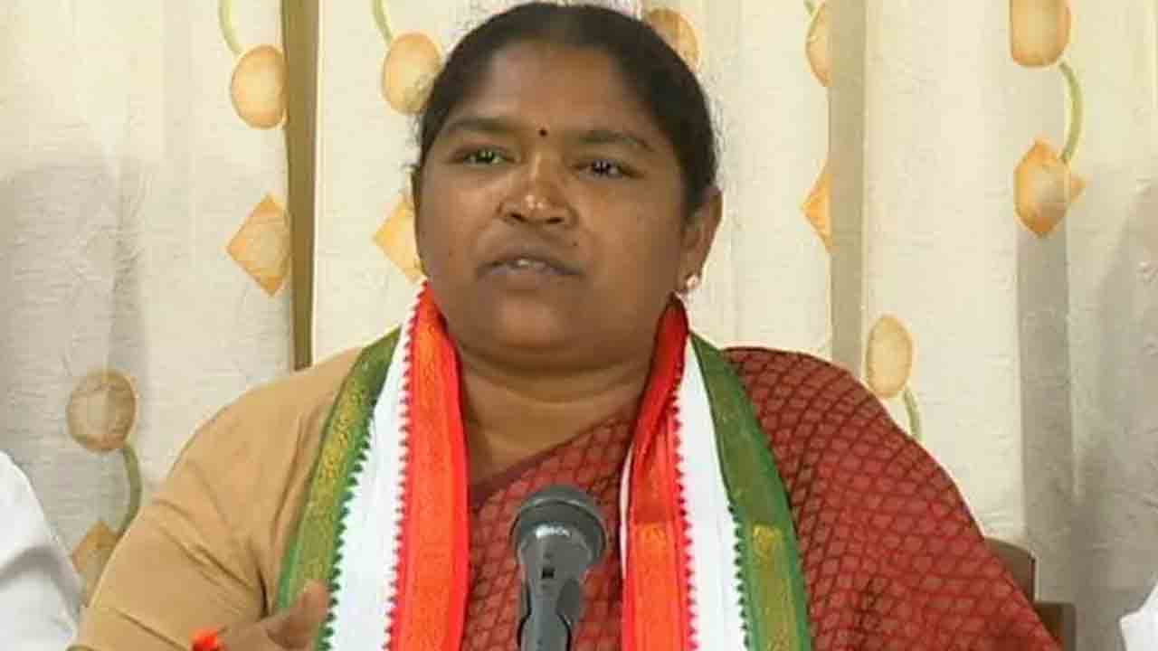 వచ్చే జాతరకి రోడ్లను విస్తరిస్తాం: సీతక్క