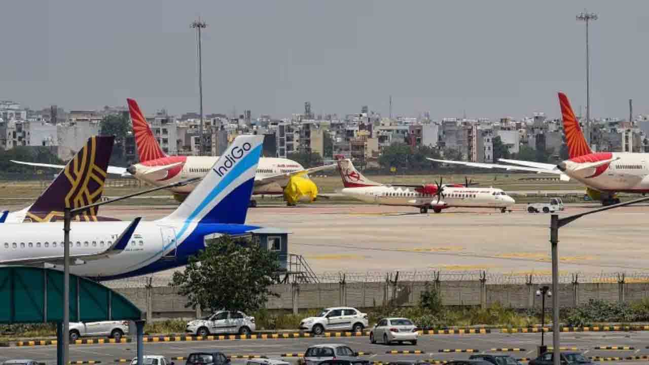 నెవిటేర్‌తో విమాన సేవల్లో అంతరాయం.. పలు ఎయిర్‌పోర్టుల్లో భారీగా రద్దీ