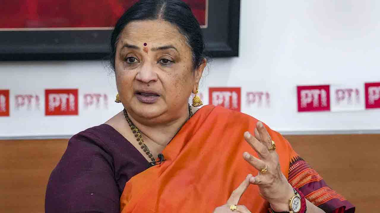 జేఎన్‌యూ వీసీ కులతత్వ వ్యాఖ్యలు!