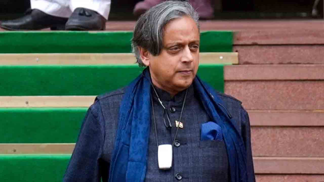 Shashi Tharoor | మలయాళీగా ఈ బడ్జెట్‌ నన్ను సంతృప్తి పర్చలేదు : శశిథరూర్‌