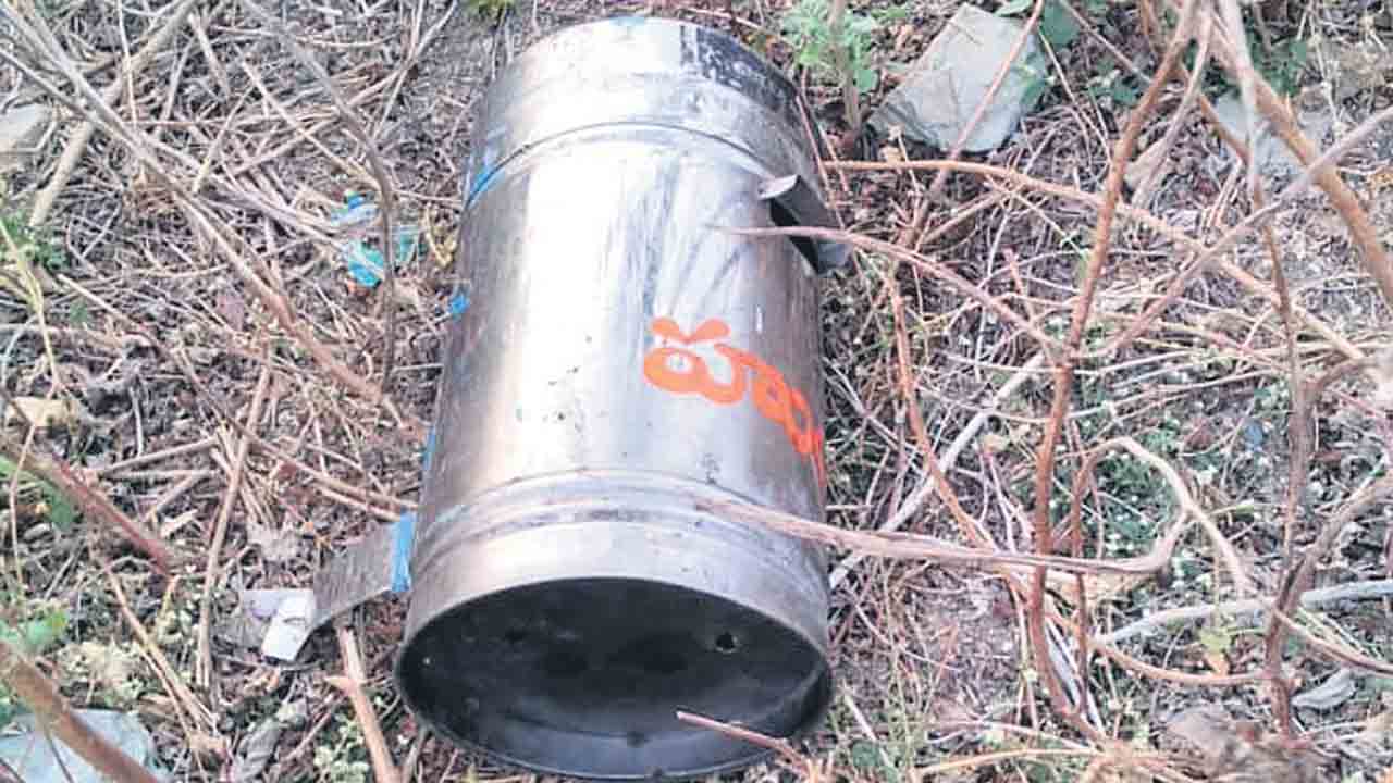 జైనథ్‌ లక్ష్మీనారాయణ స్వామి ఆలయంలో చోరీ