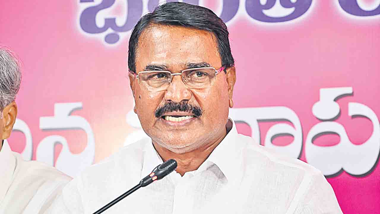 ఇది రియల్‌ ఎస్టేట్‌ సర్కార్‌!.. సింగిరెడ్డి నిరంజన్‌రెడ్డి ఆగ్రహం