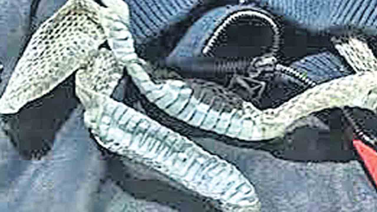 నా కూతురు నాగినిగా మారిపోయింది!