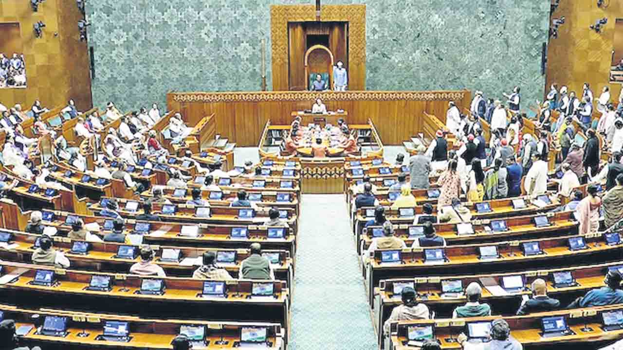 ప్రధాని ప్రసంగం లేకుండానే.. రాష్ట్రపతి ధన్యవాద తీర్మానానికి ఆమోదం