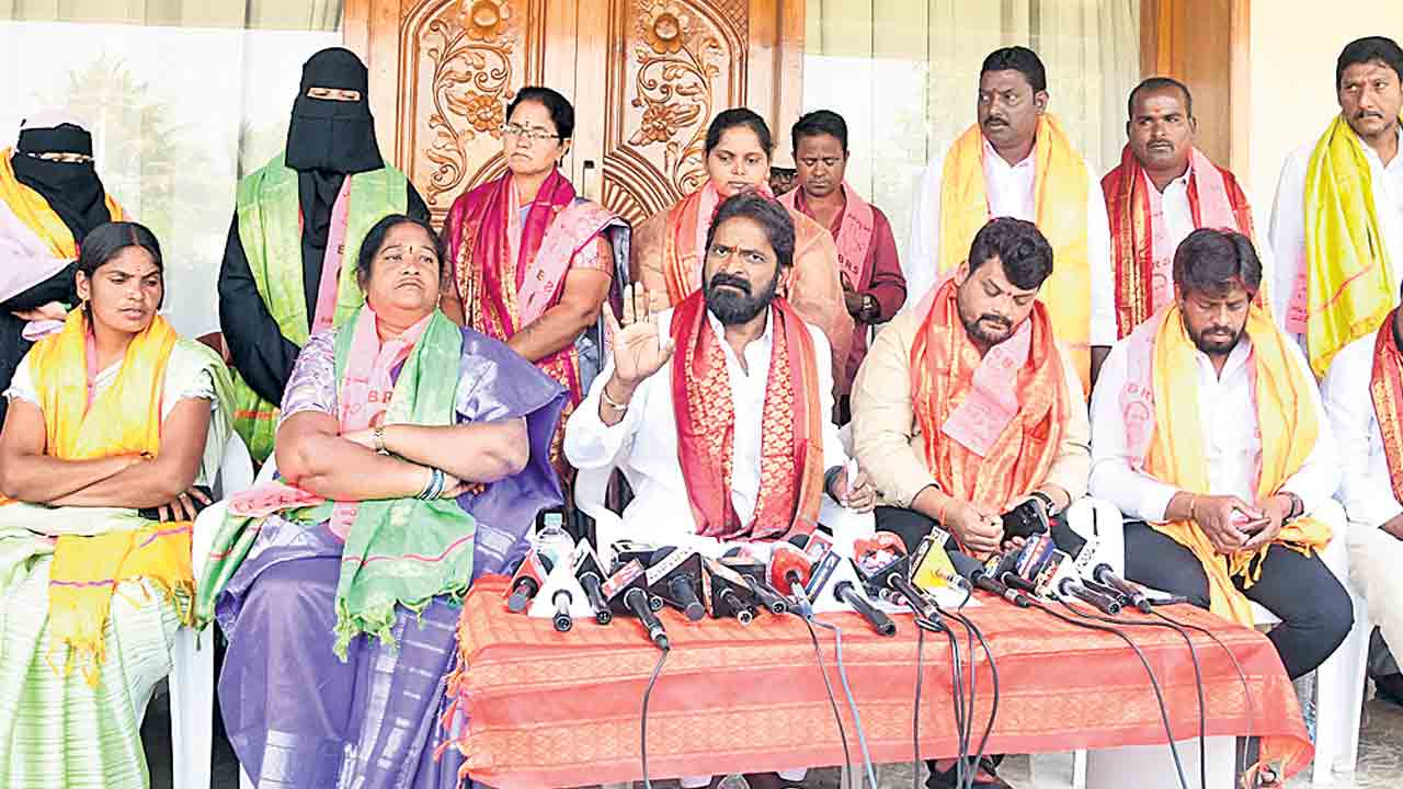 ఓటర్లను భయపెట్టిన కాంగ్రెస్‌.. అందుకే ఇతర అన్ని పార్టీలు ఏకమయ్యాయి: శ్రీనివాస్‌గౌడ్‌