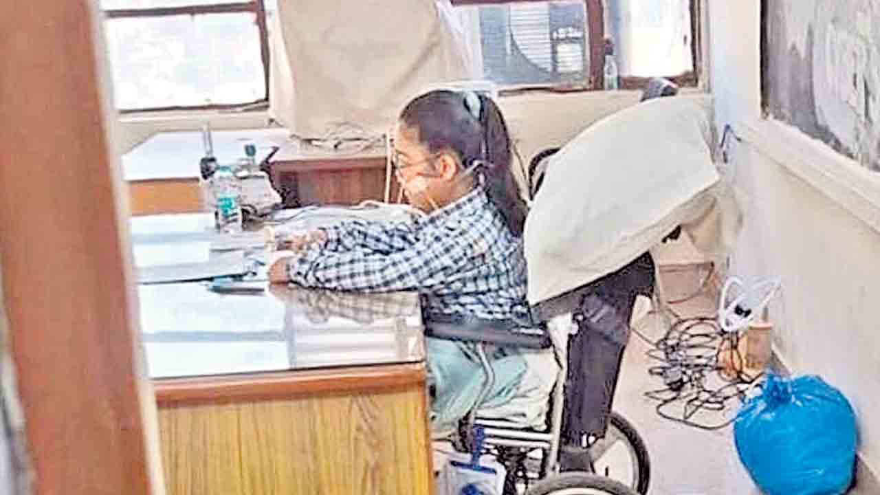 ఐసీయూలో ఉన్నా.. ! పట్టుదలతో పరీక్ష రాసి..