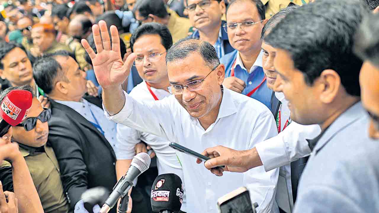 బంగ్లా ప్రధానిగా డార్క్‌ ప్రిన్స్‌!