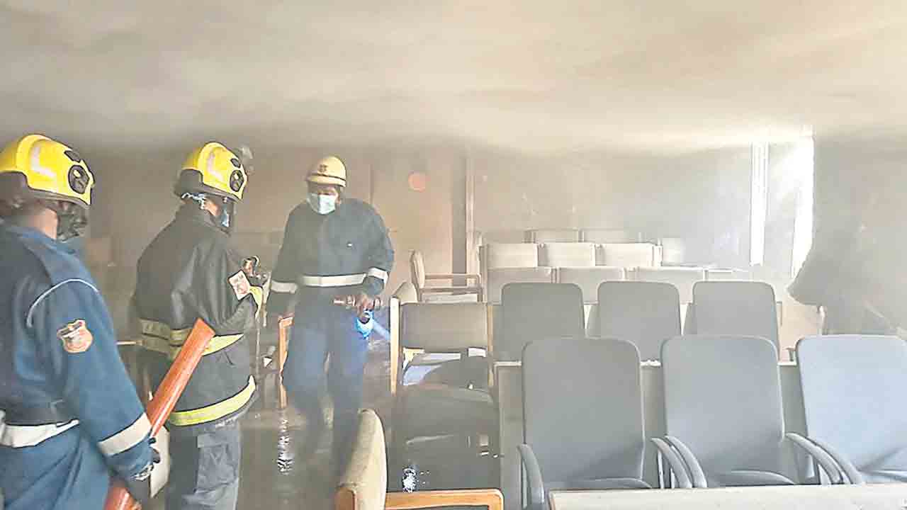 ఫోరెన్సిక్‌ ల్యాబ్‌లో అగ్నిప్రమాదం.. కీలక ఫైళ్లు, 40-50 కంప్యూటర్లు దహనం