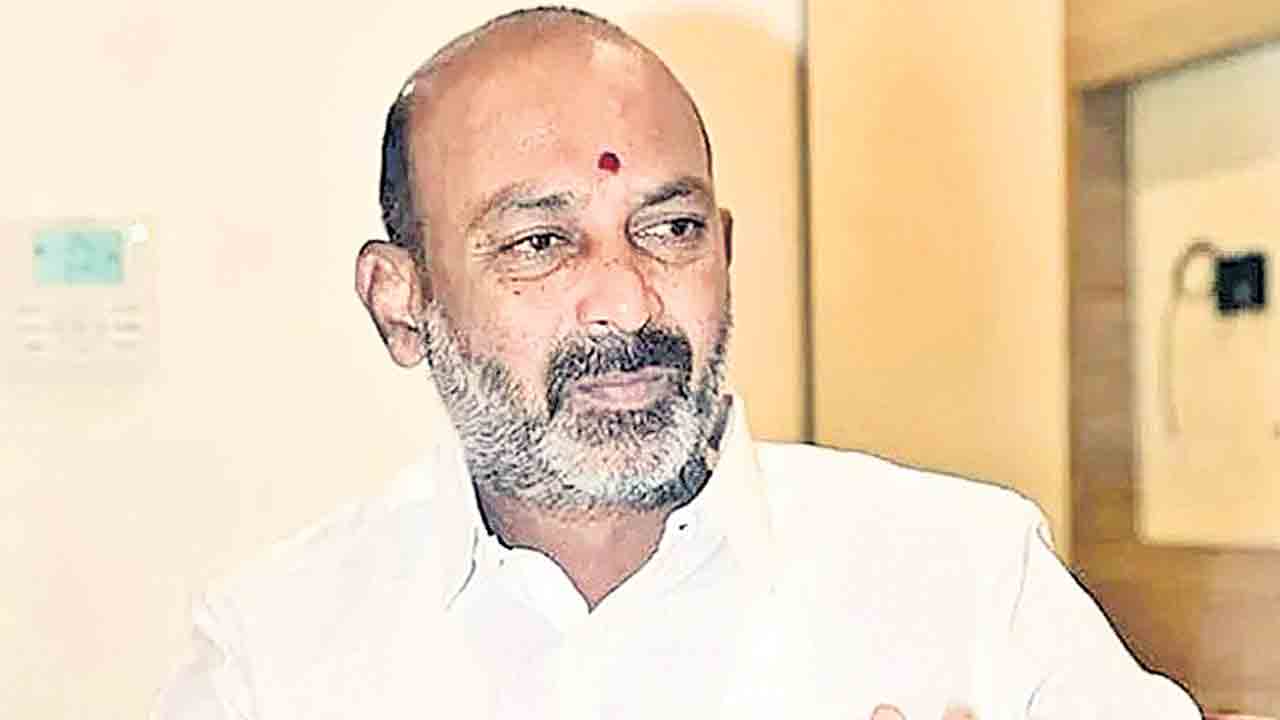 ఆరు గ్యారెంటీలపై ఉద్యమిస్తాం: బండి సంజయ్‌