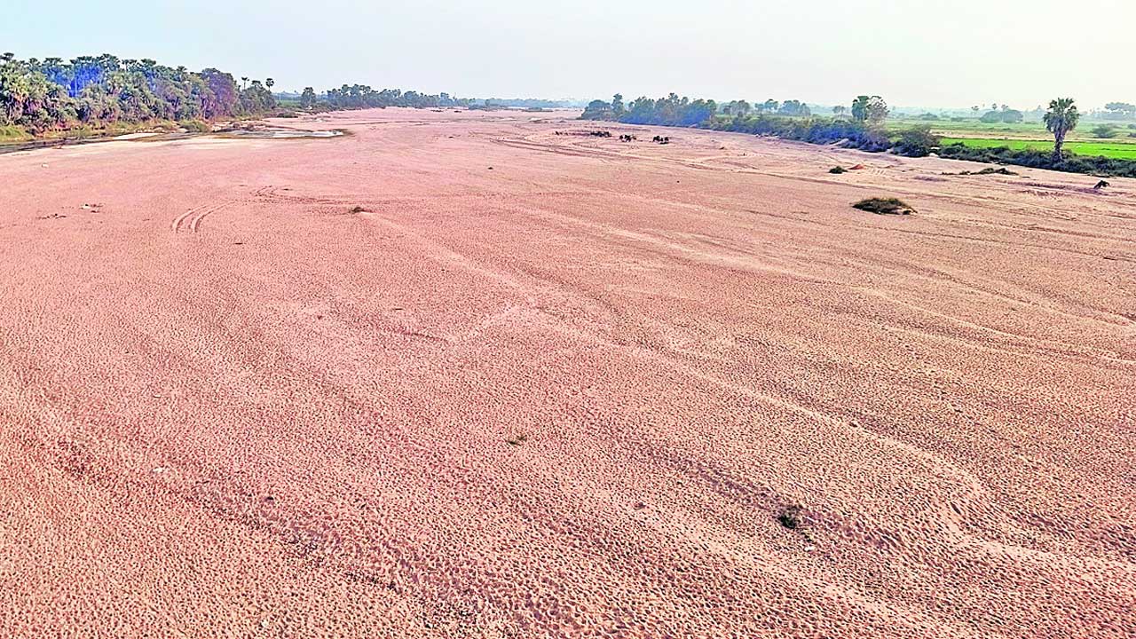 ఎండిపోయిన చలివాగు